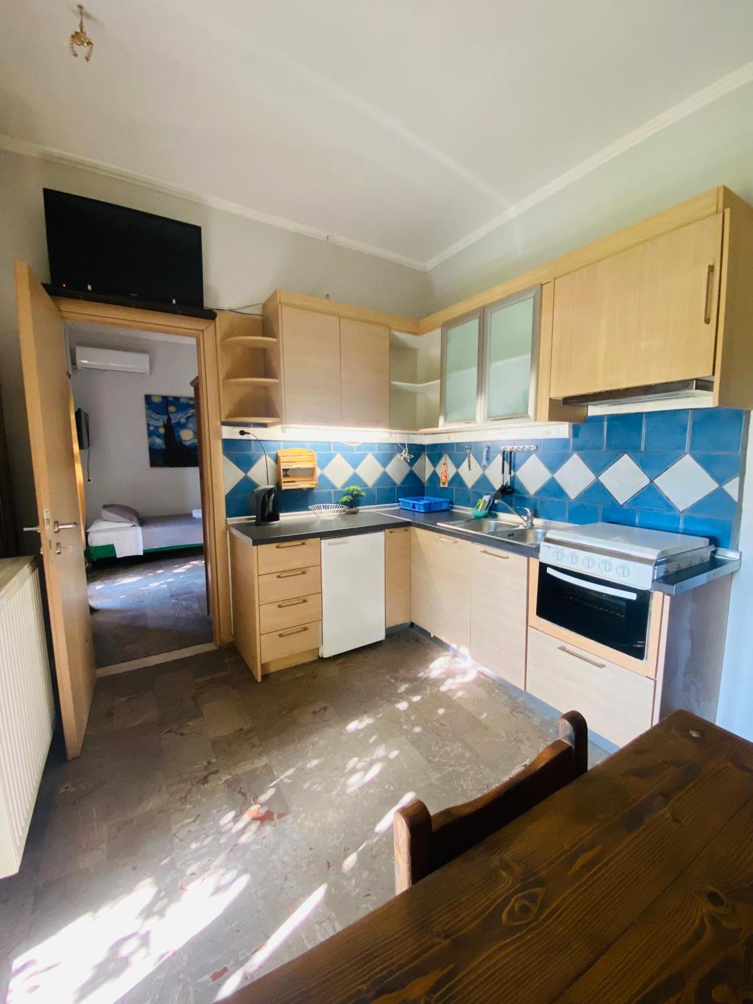 Costa's Steak House Apartment